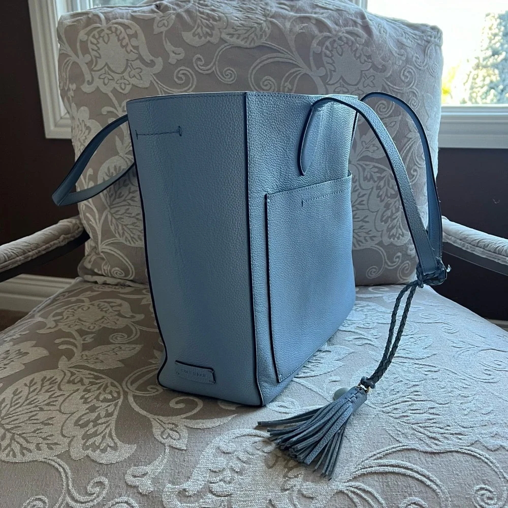 Elegant Blue Leather Tote Bag - Picture 5 of 13